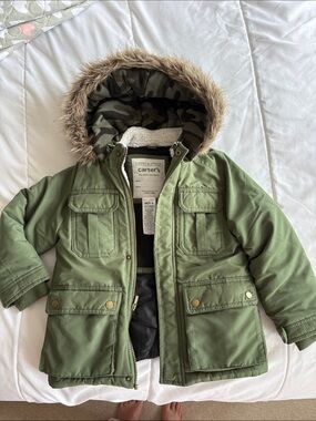 Carter's Olive Green Hooded Puffer Jacket with Faux Fur Trim size 5/6